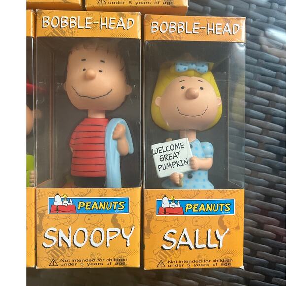 Funko Peanuts Snoopy Charlie Brown Great Pumpkin Bobble Heads NIB Set of 5 Ltd. - Picture 3 of 6